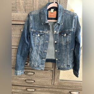Levi’s Jean jacket short/cropped
